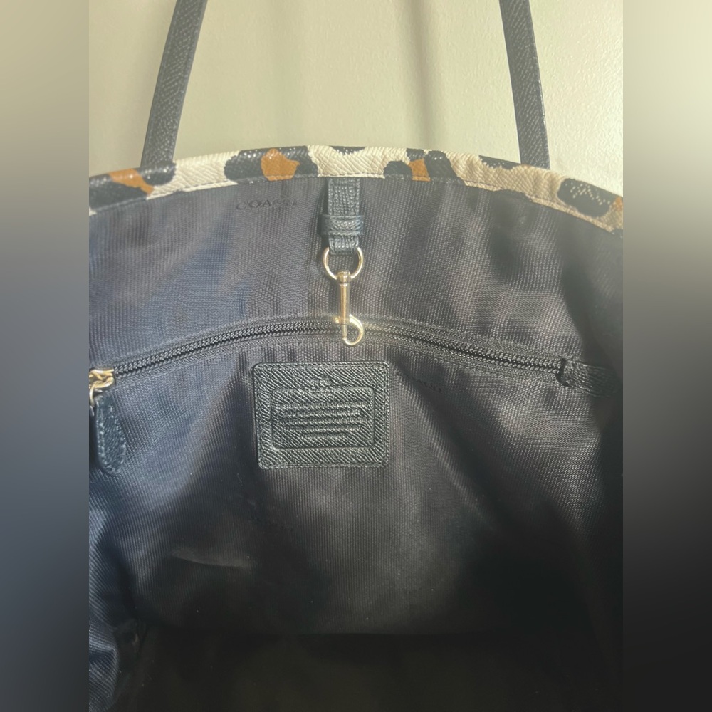 Coach Tote - Picture 5 of 12